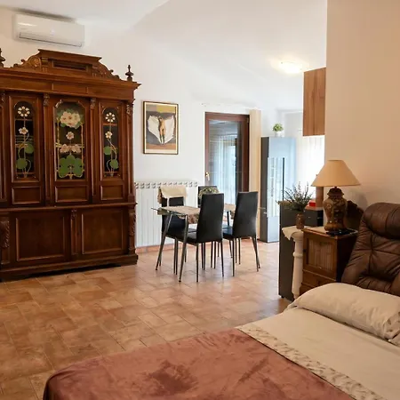 Apartma Stone House Apartment, Olive Grove & Valley View, Istria